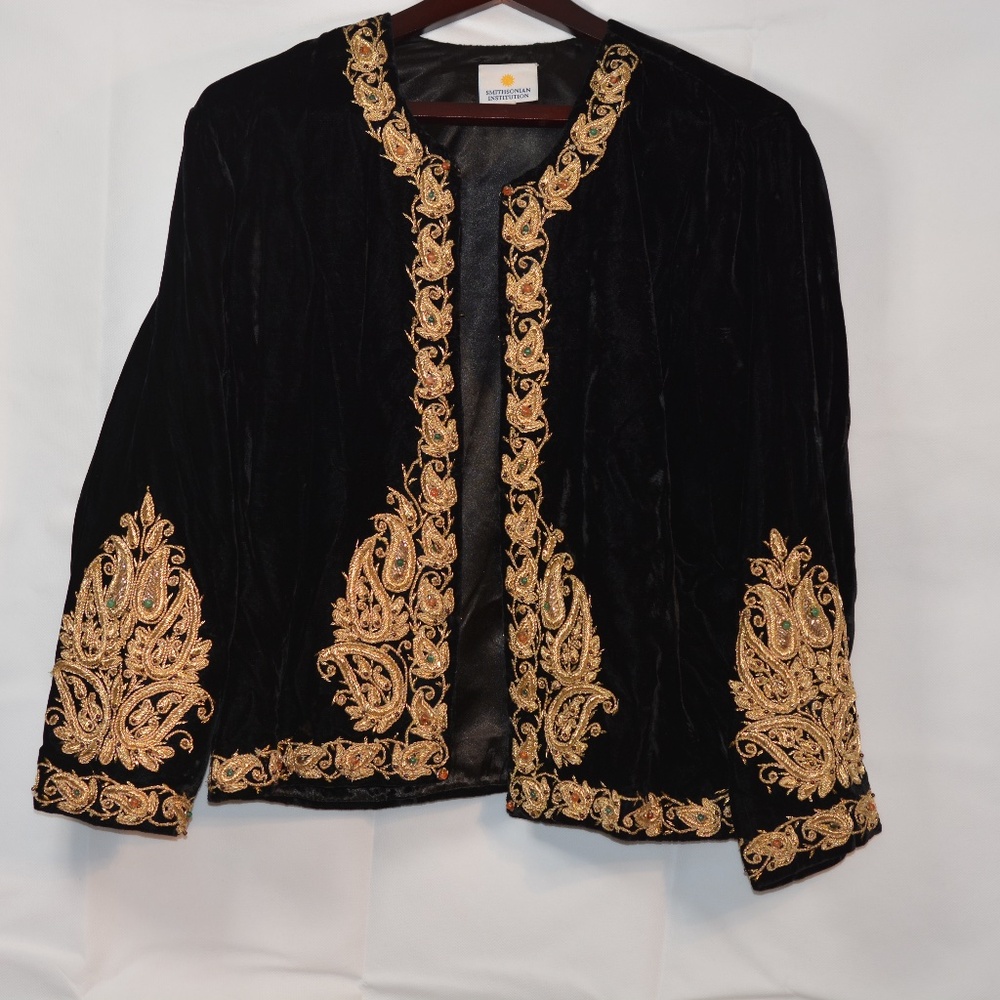 Smithsonian Institution Velvet Gold Embroidered Beaded Jacket SZ L